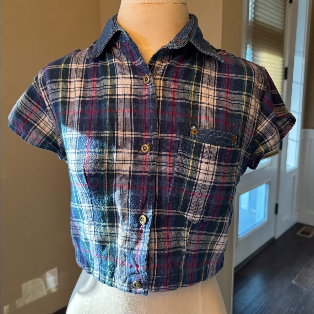 Plaid Button-Down Crop Shirt - Blue/Green